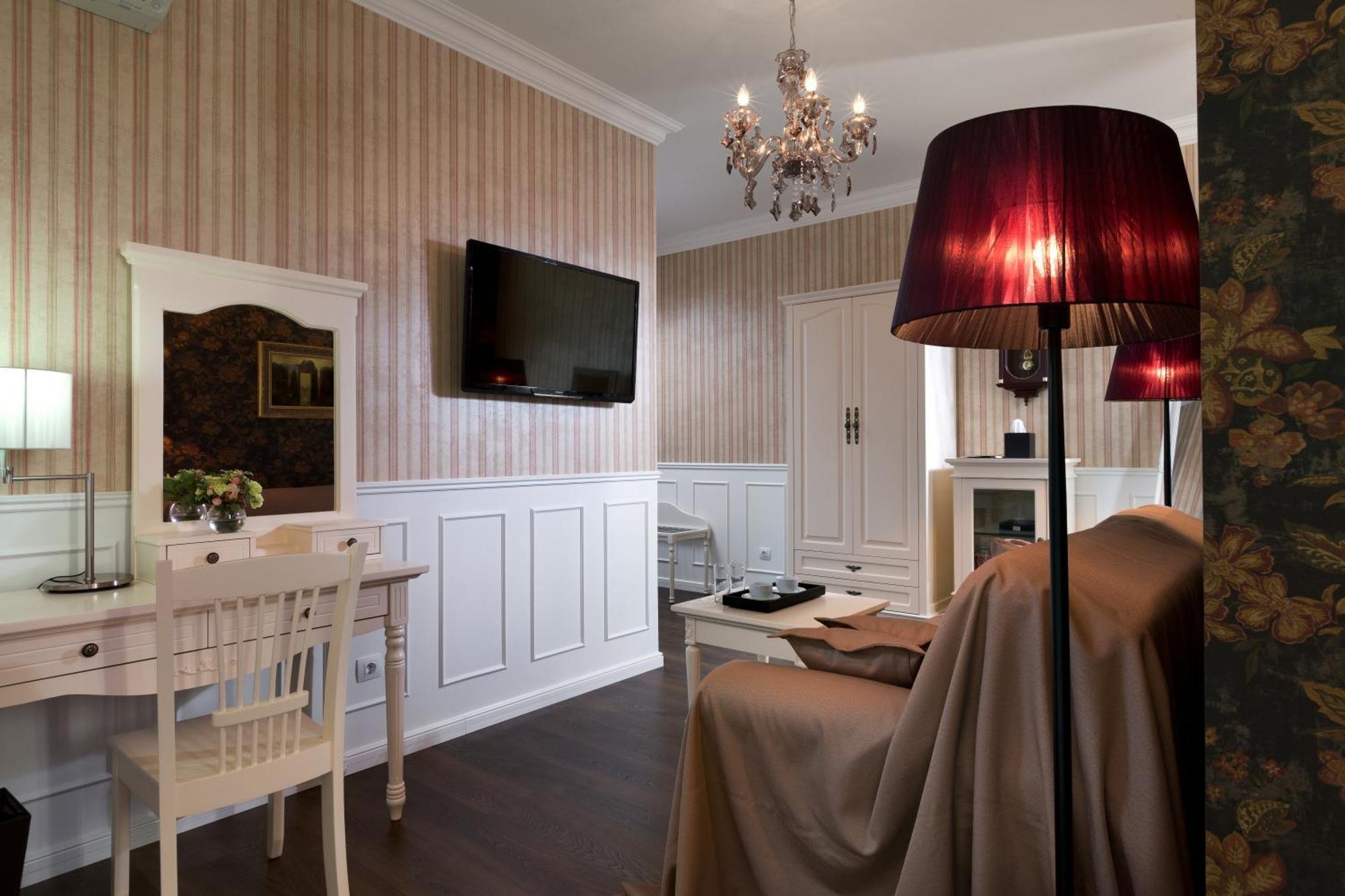 De Gaulle Boutique Hotel Charkov Exteriér fotografie