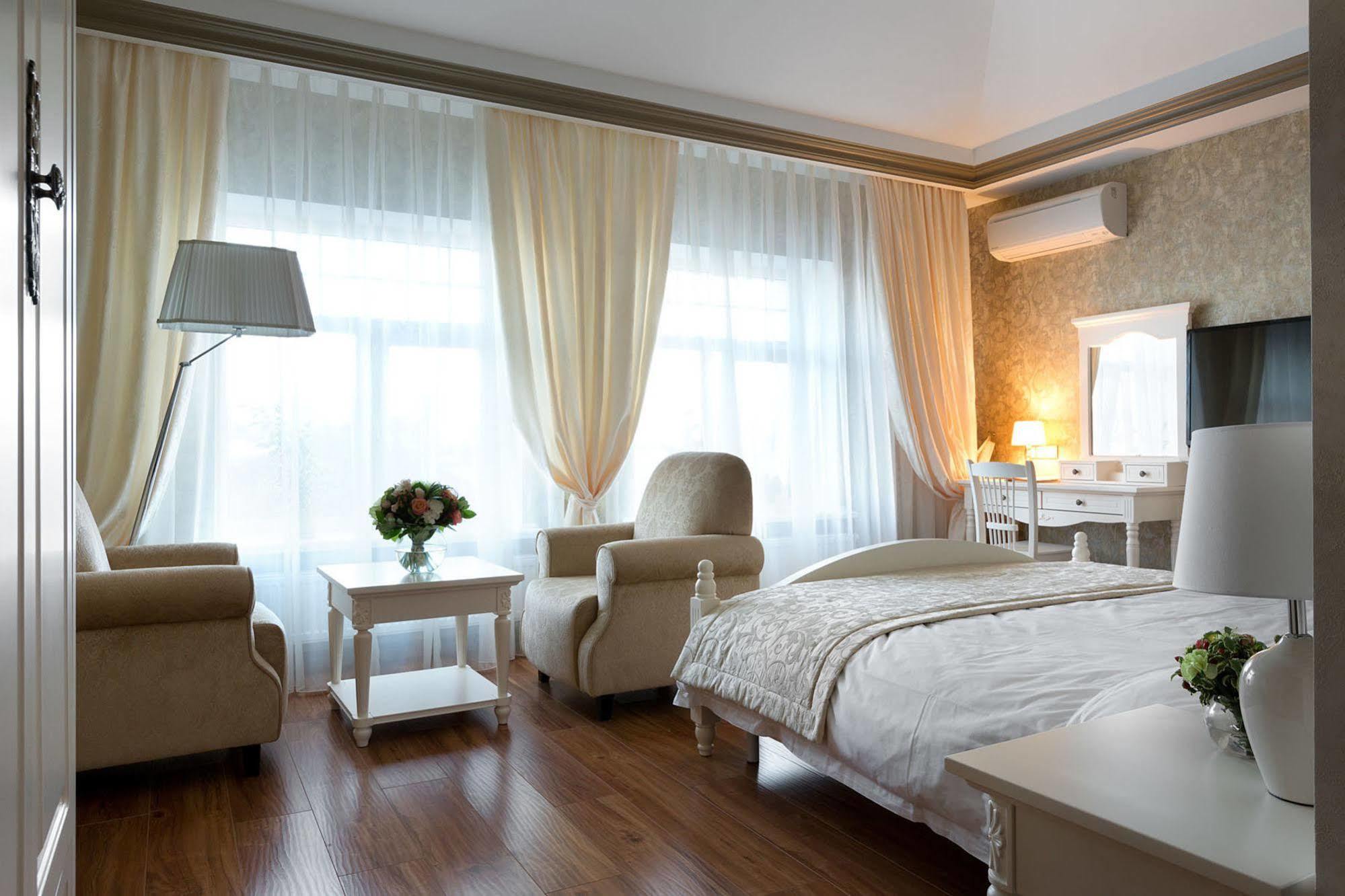 De Gaulle Boutique Hotel Charkov Exteriér fotografie