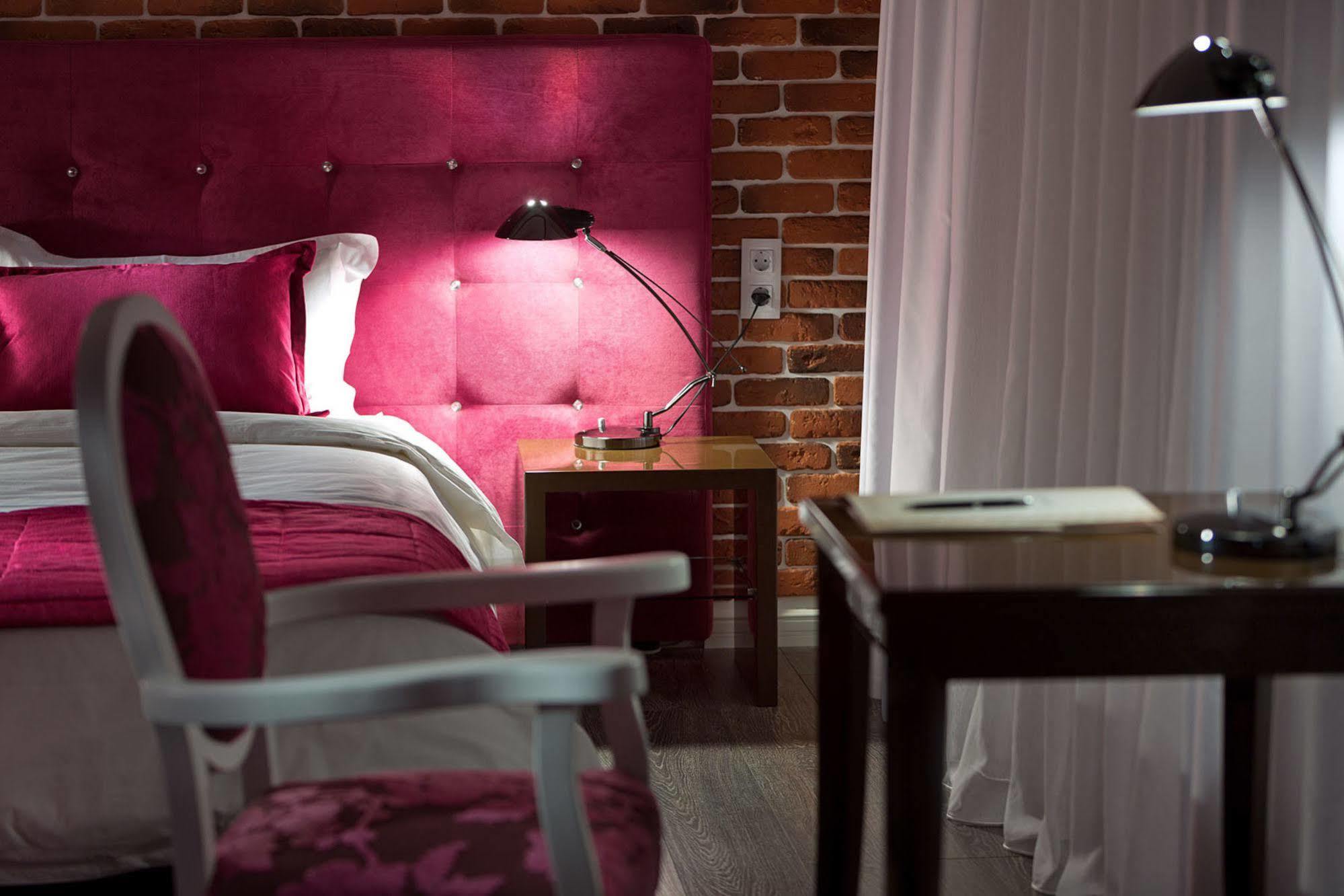 De Gaulle Boutique Hotel Charkov Exteriér fotografie
